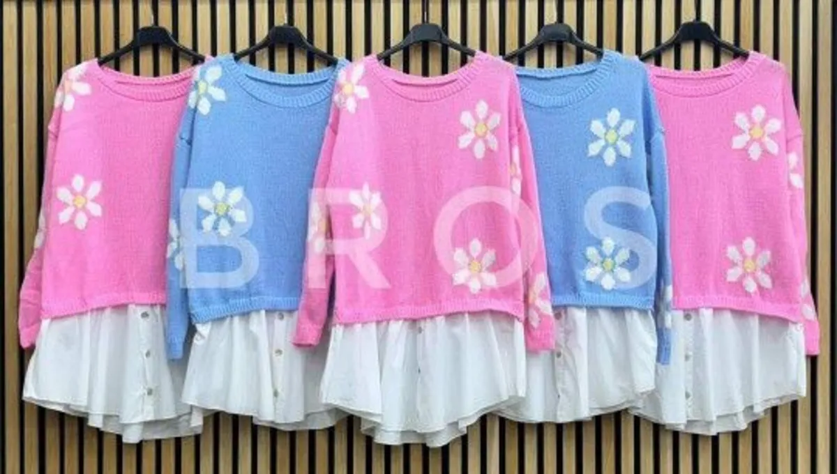 Women's pink floral sweater size uni - Image 2