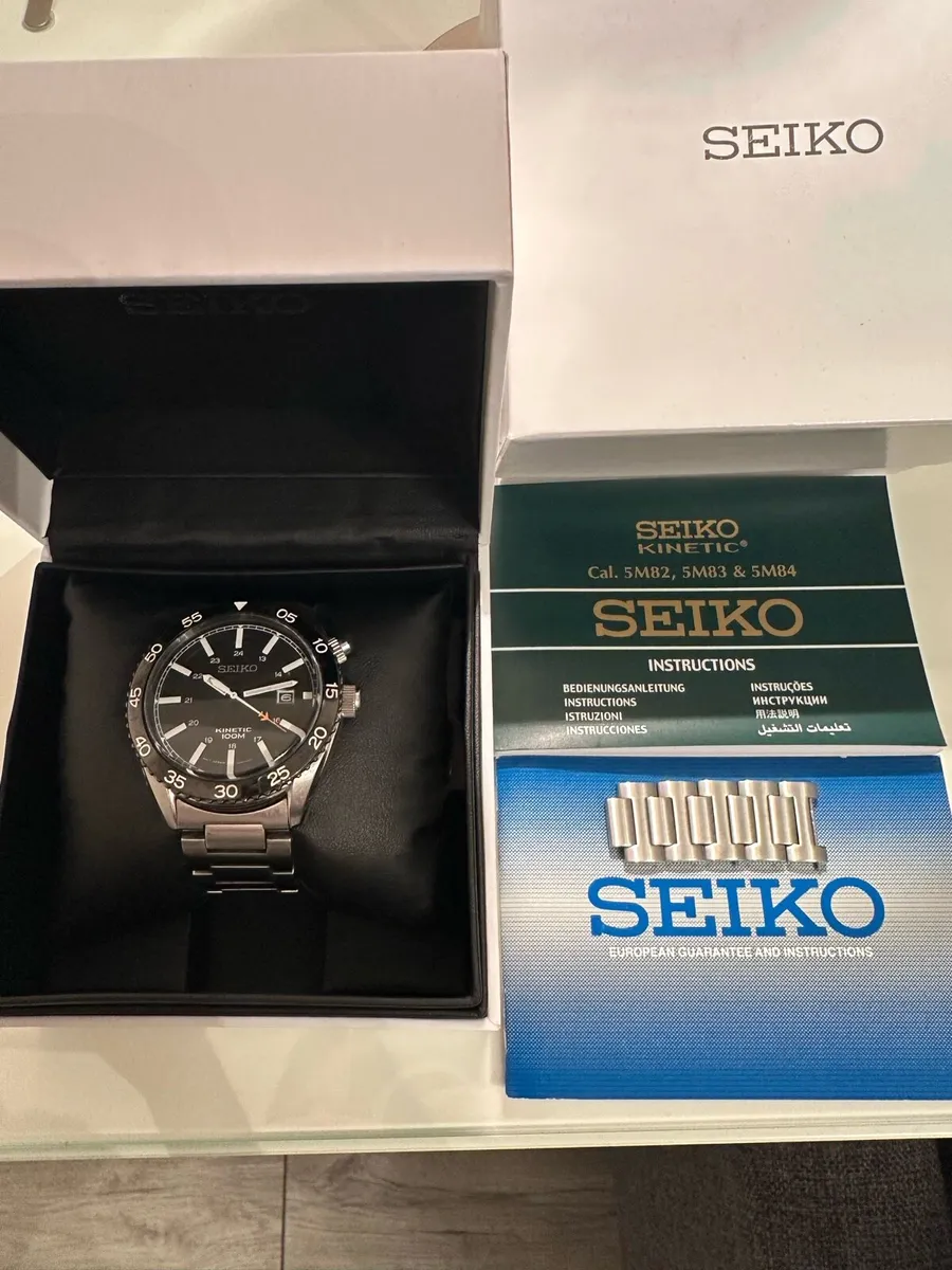 Seiko Kinetic Pilot Watch 5M82-0AH0 - Image 1