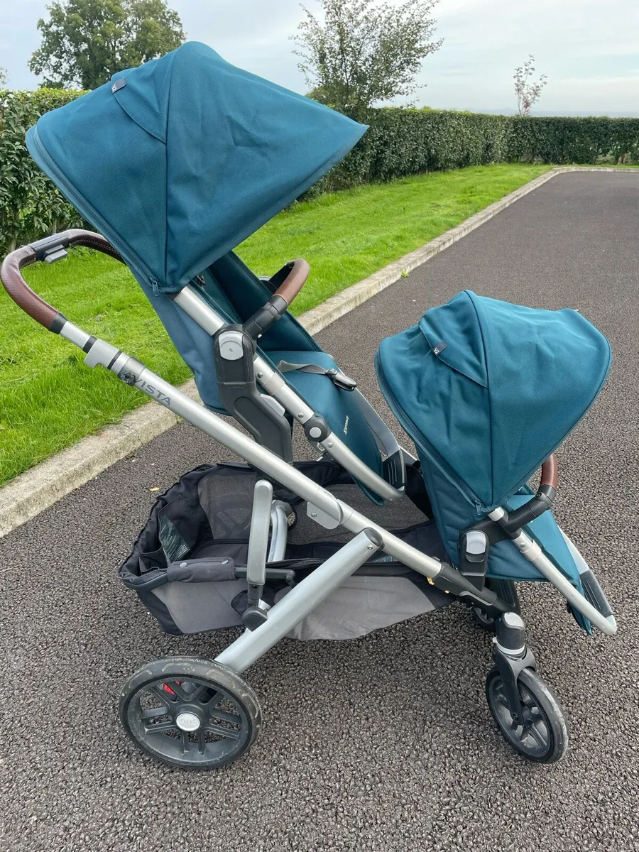 Uppababy Vista V2 travel system - Image 3