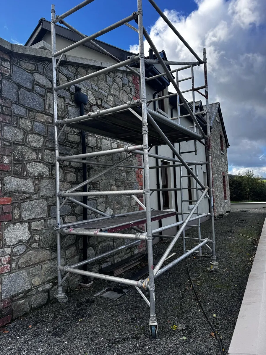Aluminium tower scaffolding - Image 1