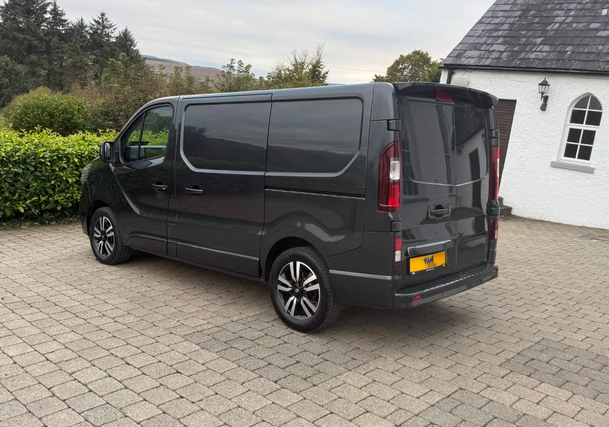 2023 (232reg) Renault Trafic 130bhp SWB - Image 4