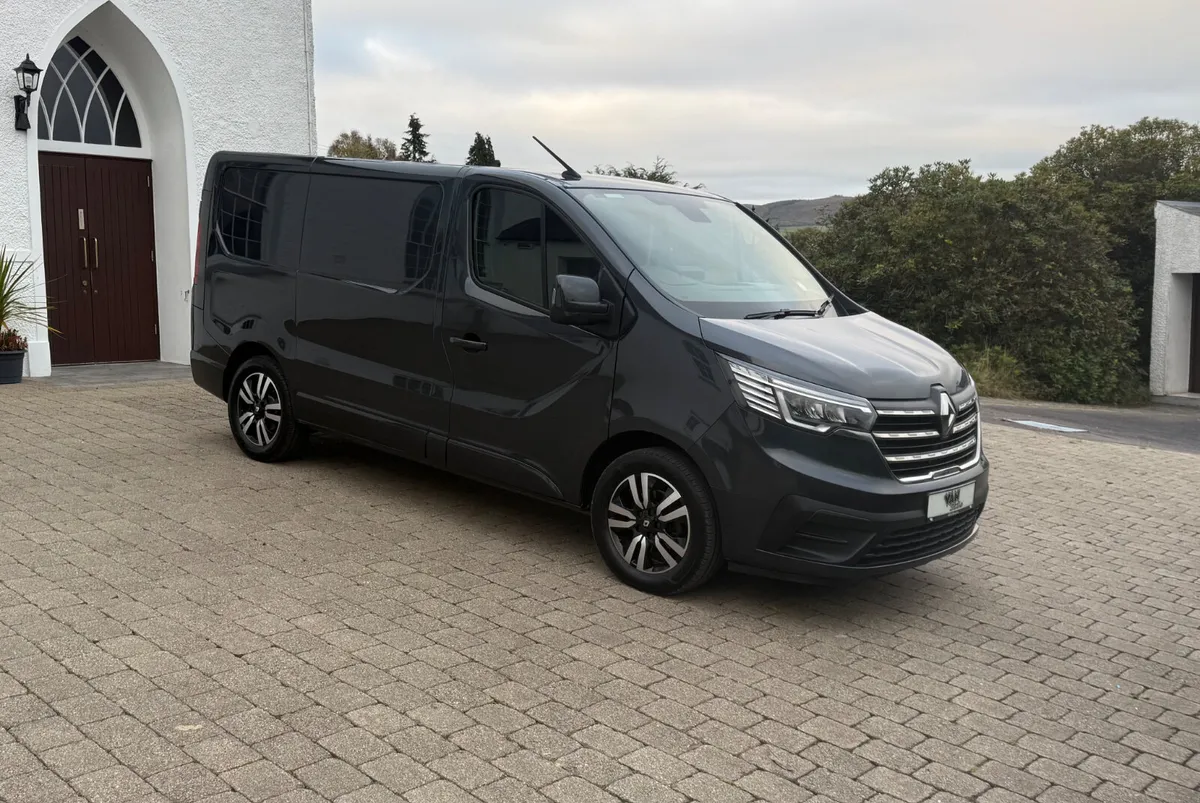 2023 (232reg) Renault Trafic 130bhp SWB - Image 1