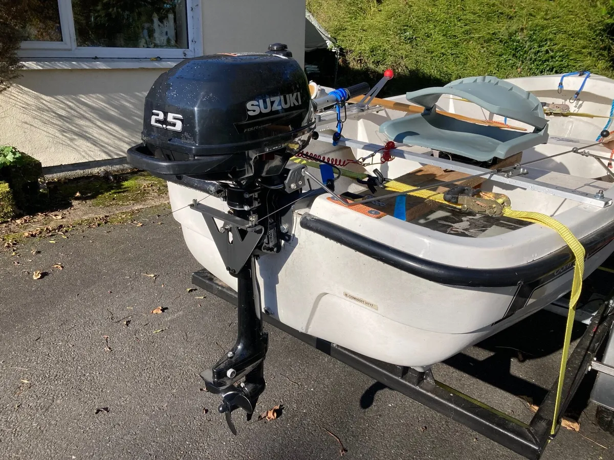 Boat and trailer - Image 4