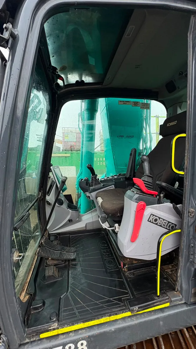 Kobelco SK210 - Image 3