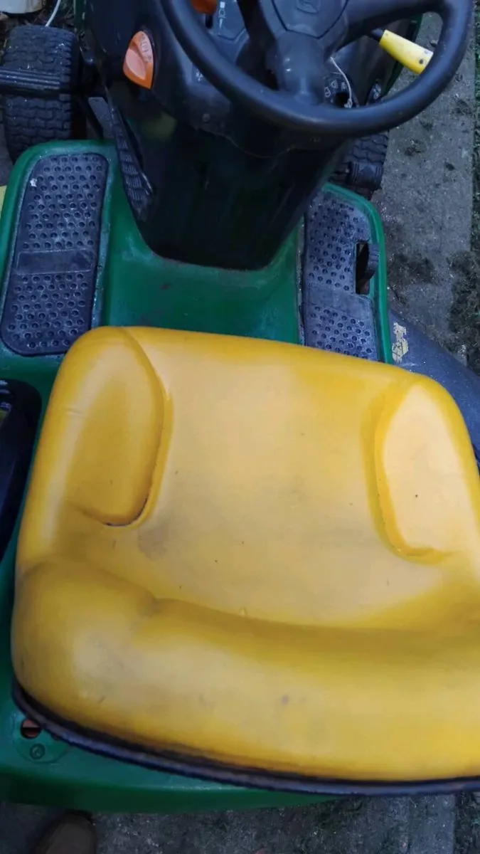 Ride on mower - Image 3