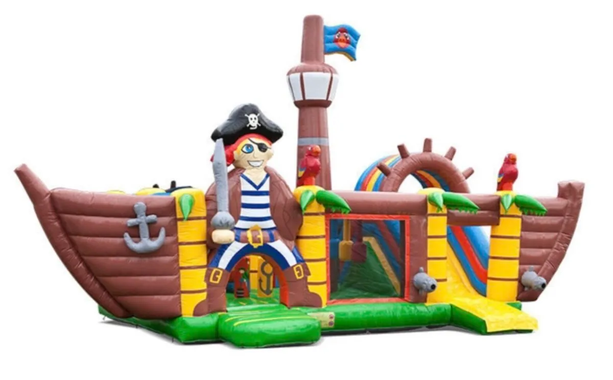 Bouncy castle - Image 1