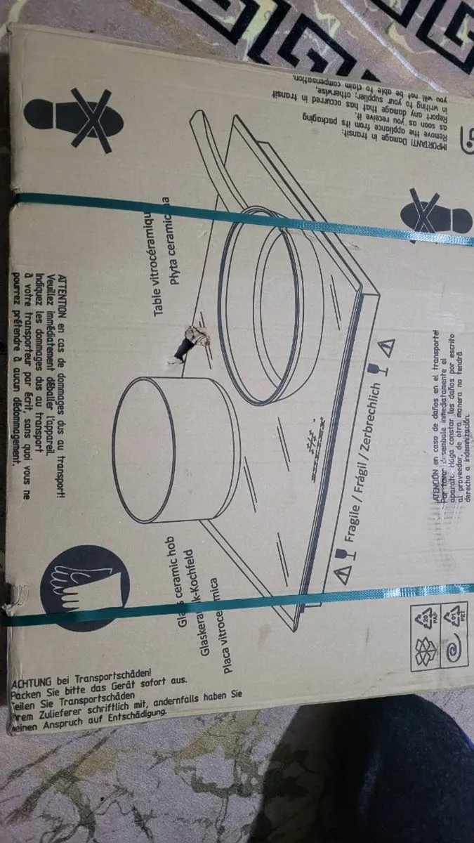 Bosch black ceramic Hob - Image 3