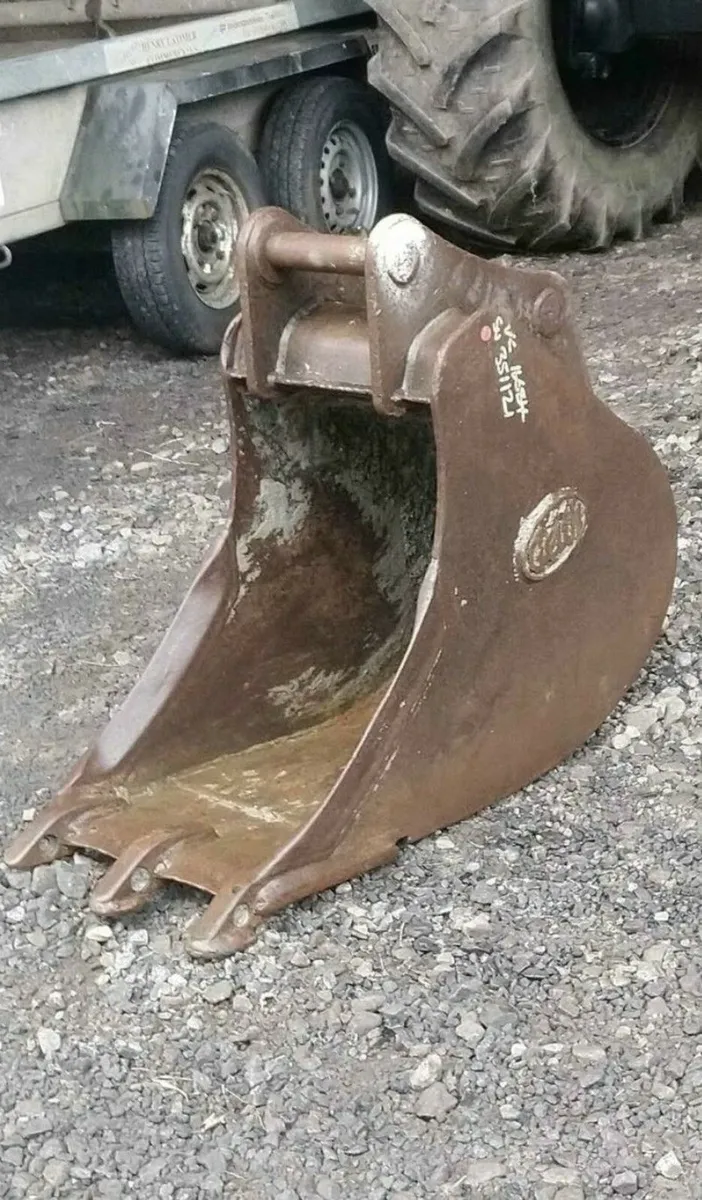 HITACHI ZAXIS DIGGING BUCKET 50mm pins - Image 2