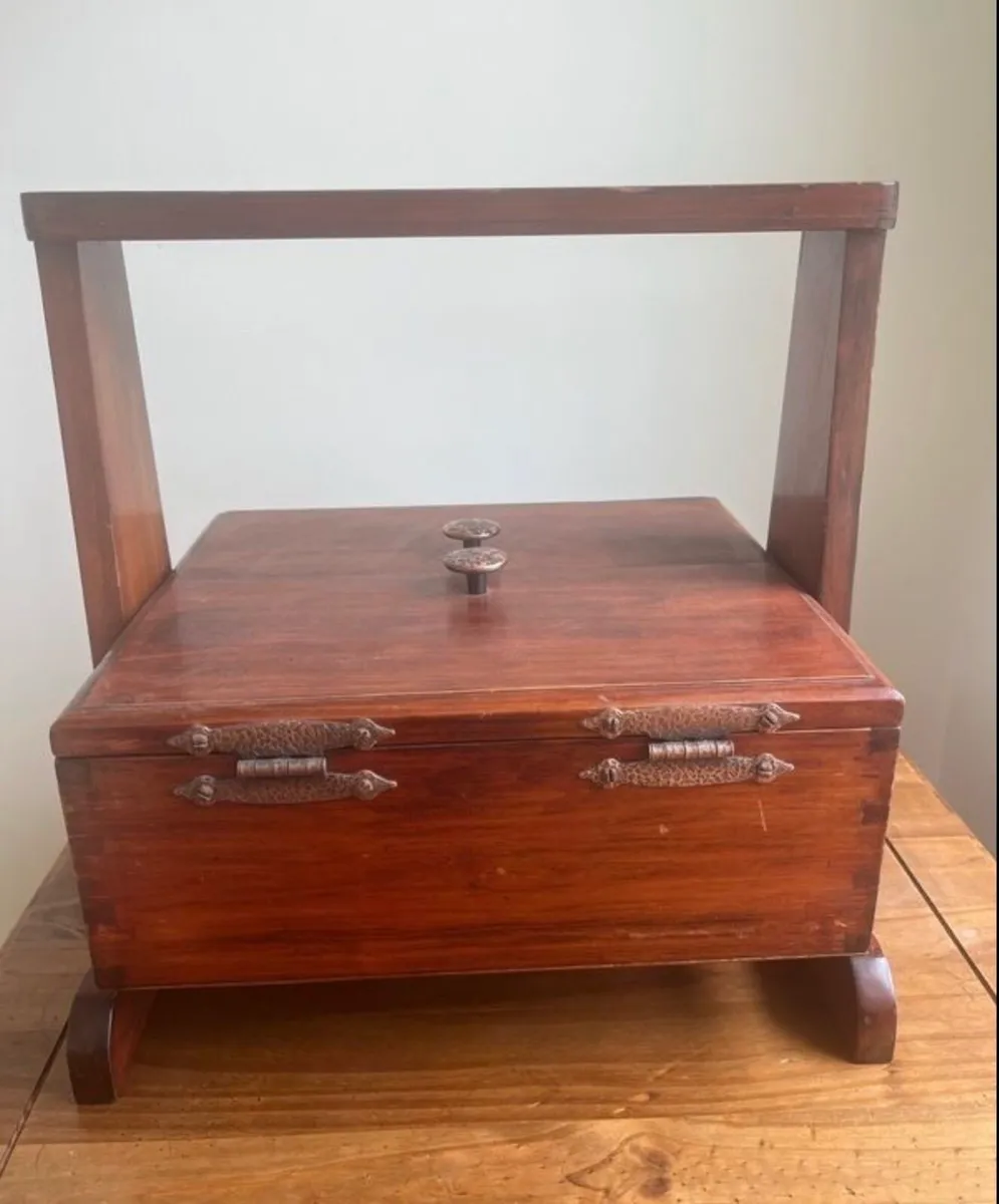Vintage shoe cleaning box - Image 1