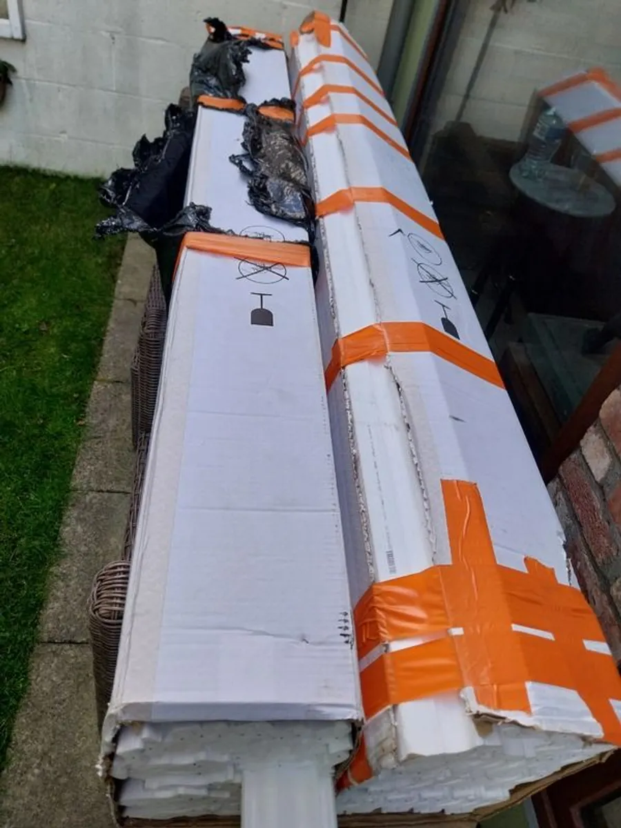 162 metres of Polystyrene Ceiling Mouldings / Coving - Image 4