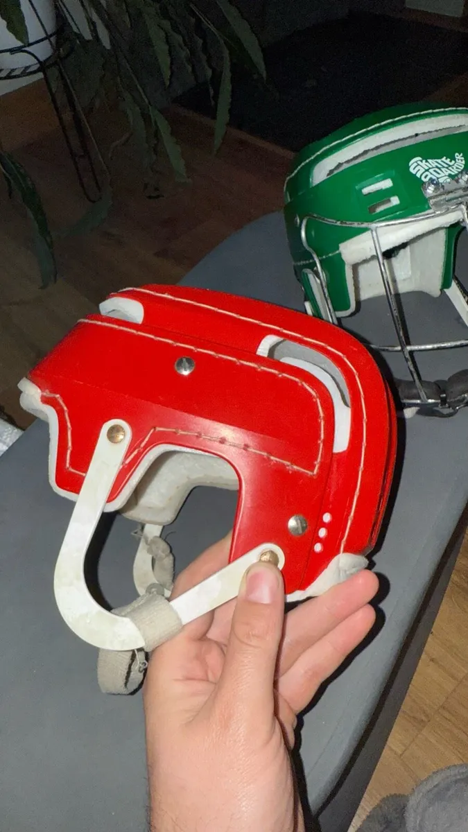 Oldstyle red Hobie - Image 3