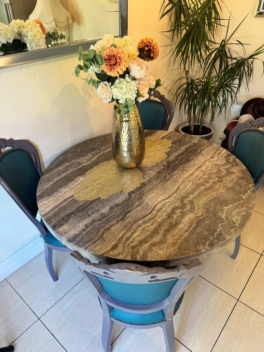 Italian Marble table +4 chairs. - Image 2