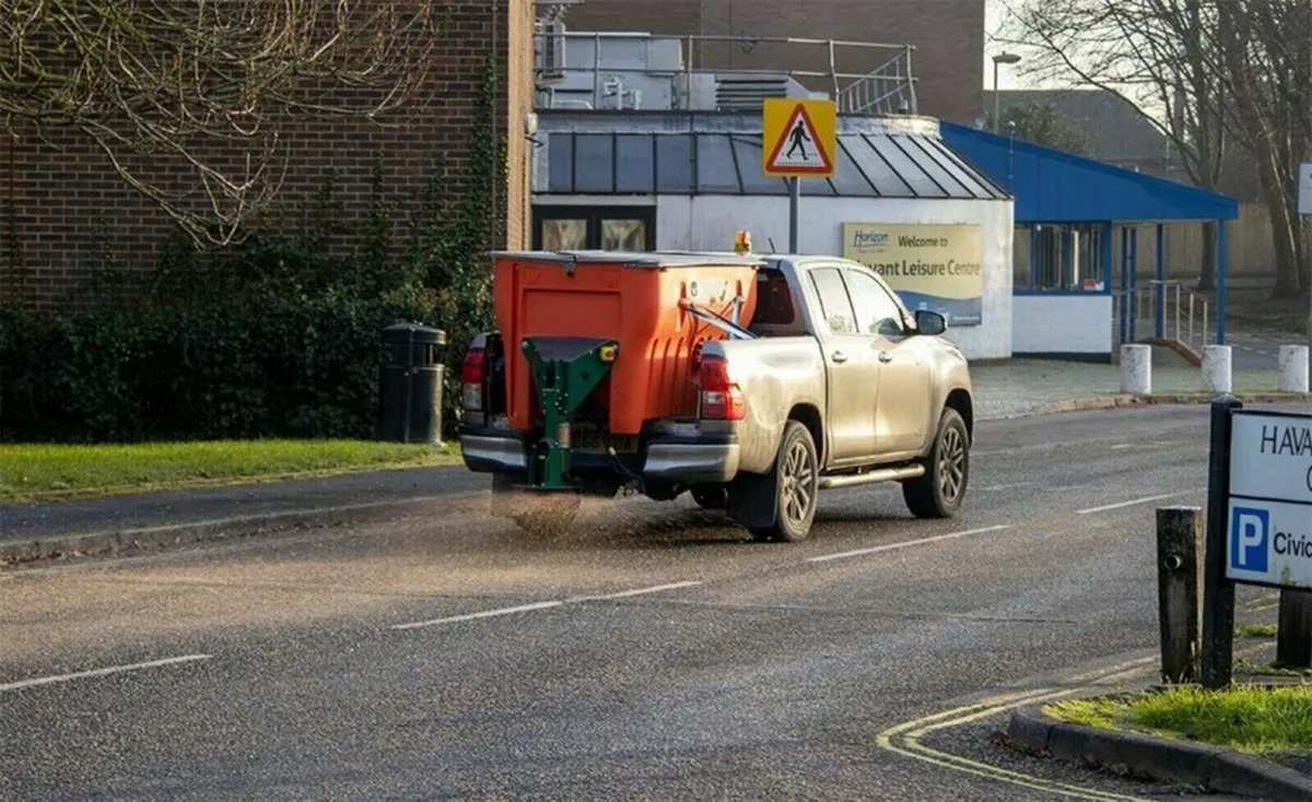 New Wessex Polar One salt spreader - Image 1