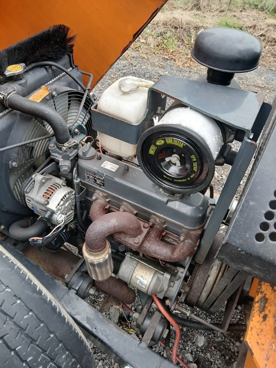 FORST Woodchipper 6" Wheeled Chipper - Image 3