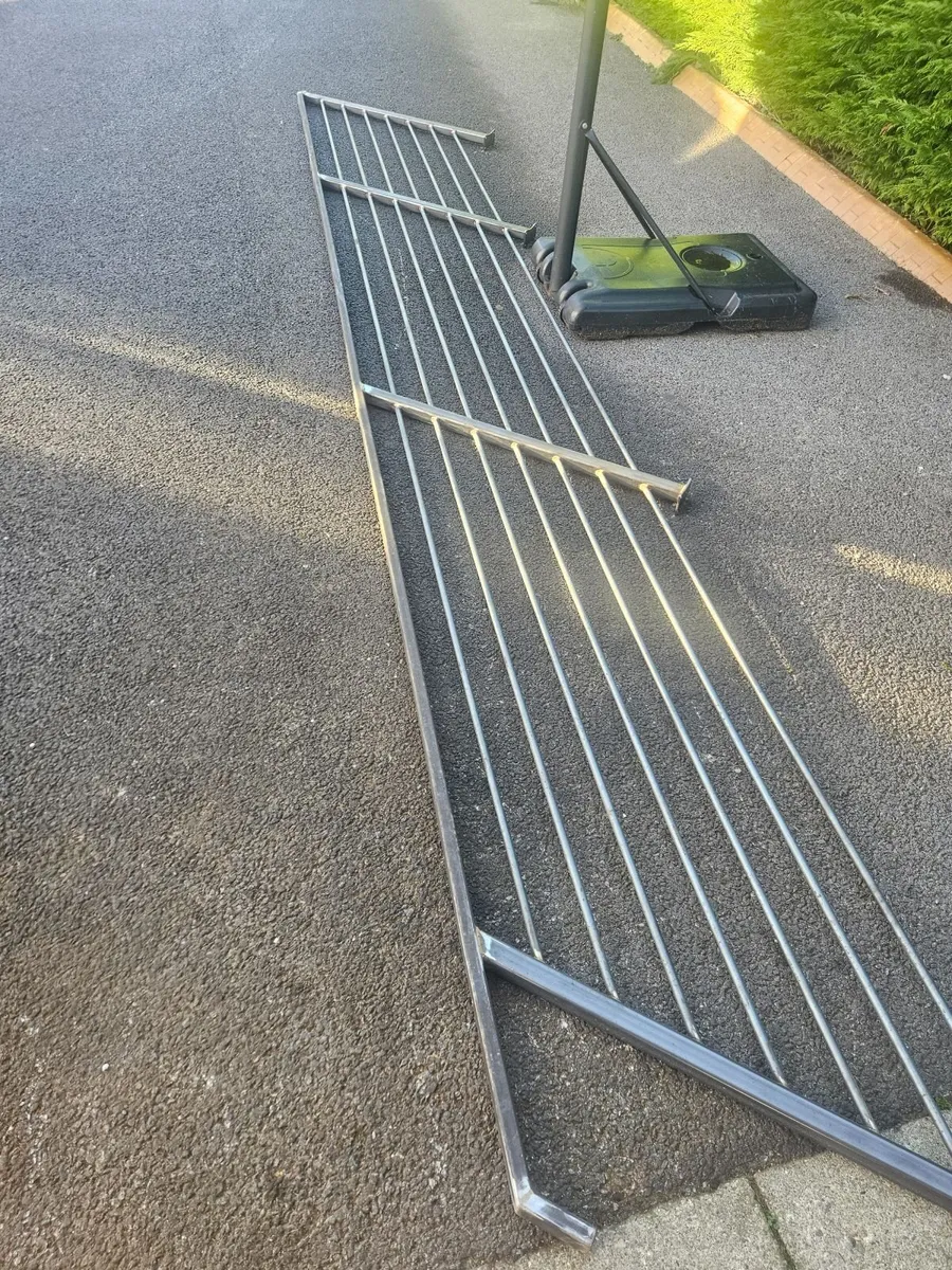 Railing - Image 1