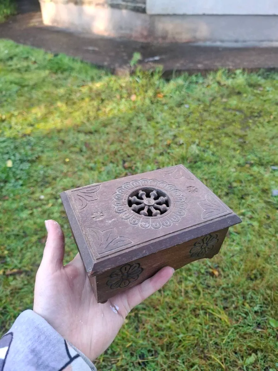 Vintage wood box - Image 1