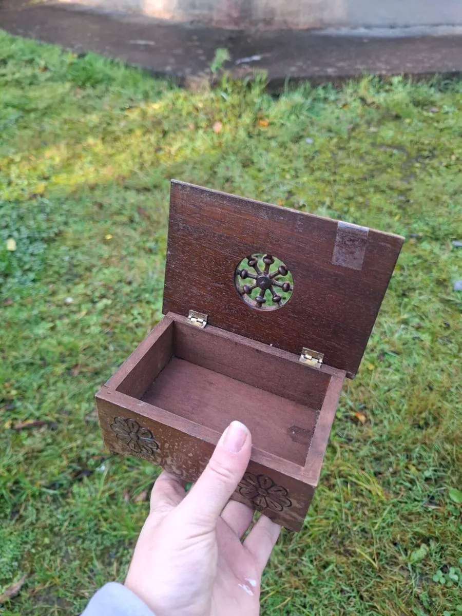 Vintage wood box - Image 2