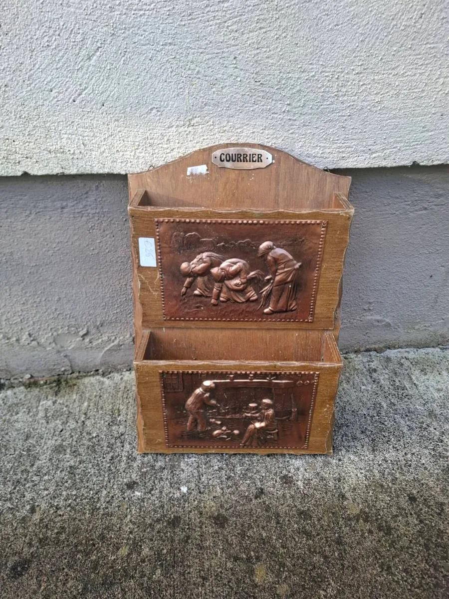 Copper and wood envelopes shelf possible to post - Image 1