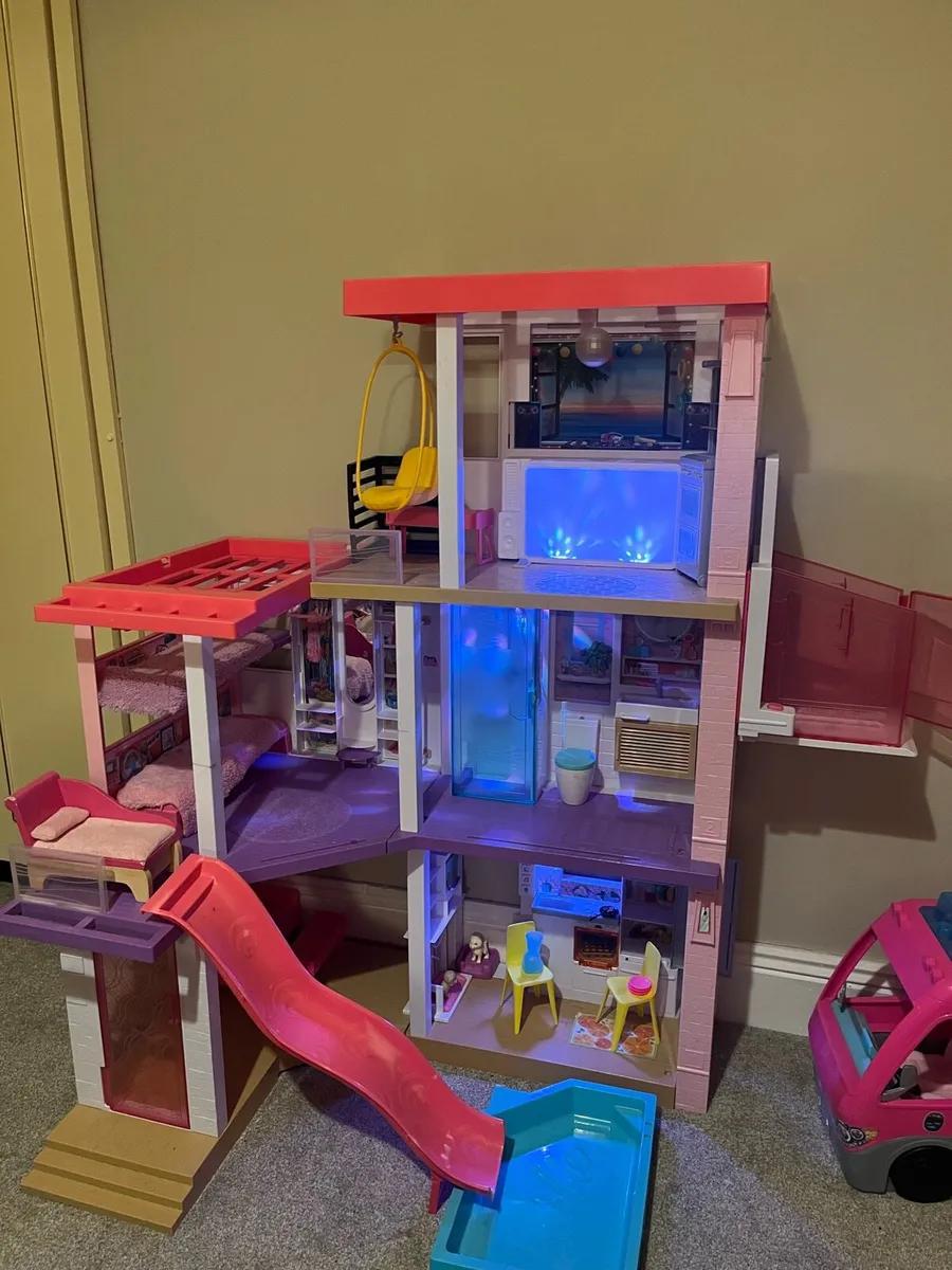 Barbie dreamhouse - Image 1