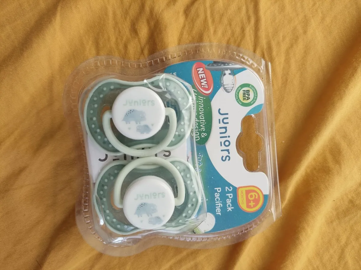 Baby shower, nappy caddy, tummy time, pacifier... - Image 2