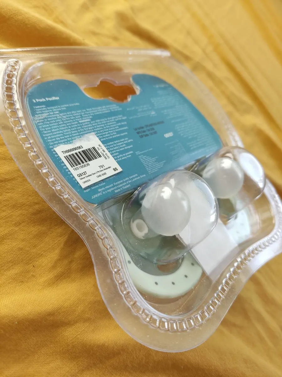 Baby shower, nappy caddy, tummy time, pacifier... - Image 3