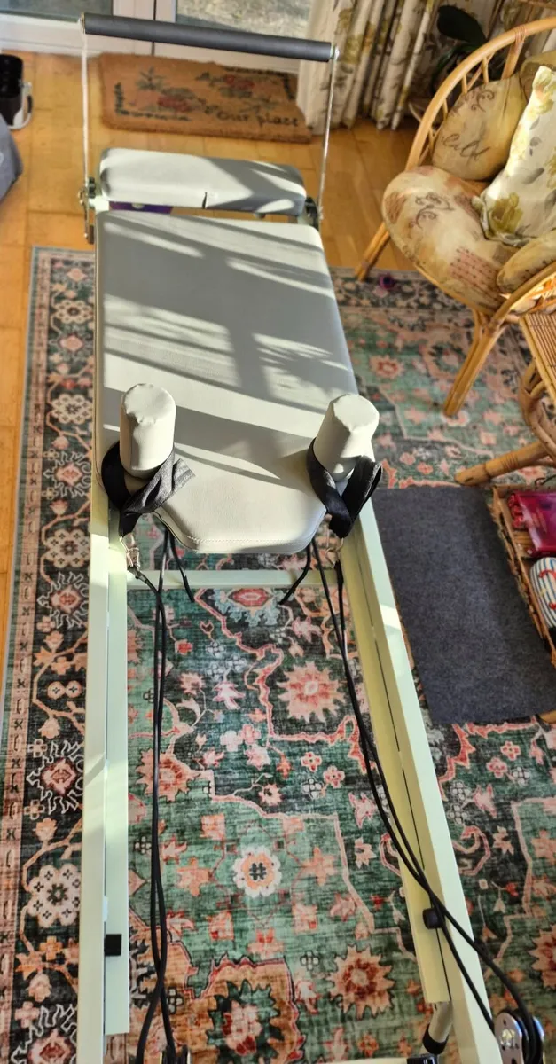 Pilates reformer board and training box - Image 3