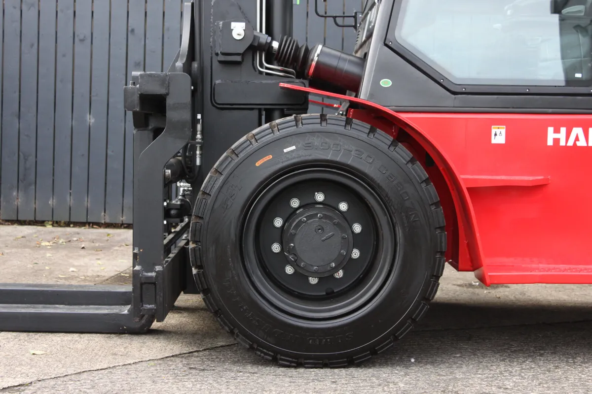 Hangcha XF120D 12T Full Cab Diesel Counterbalance - Image 2