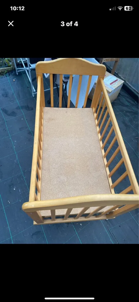 Selection of cots - Image 4