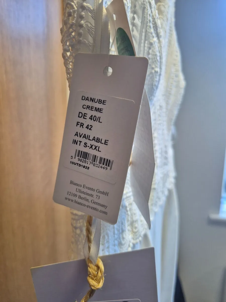 Wedding dress - Image 4