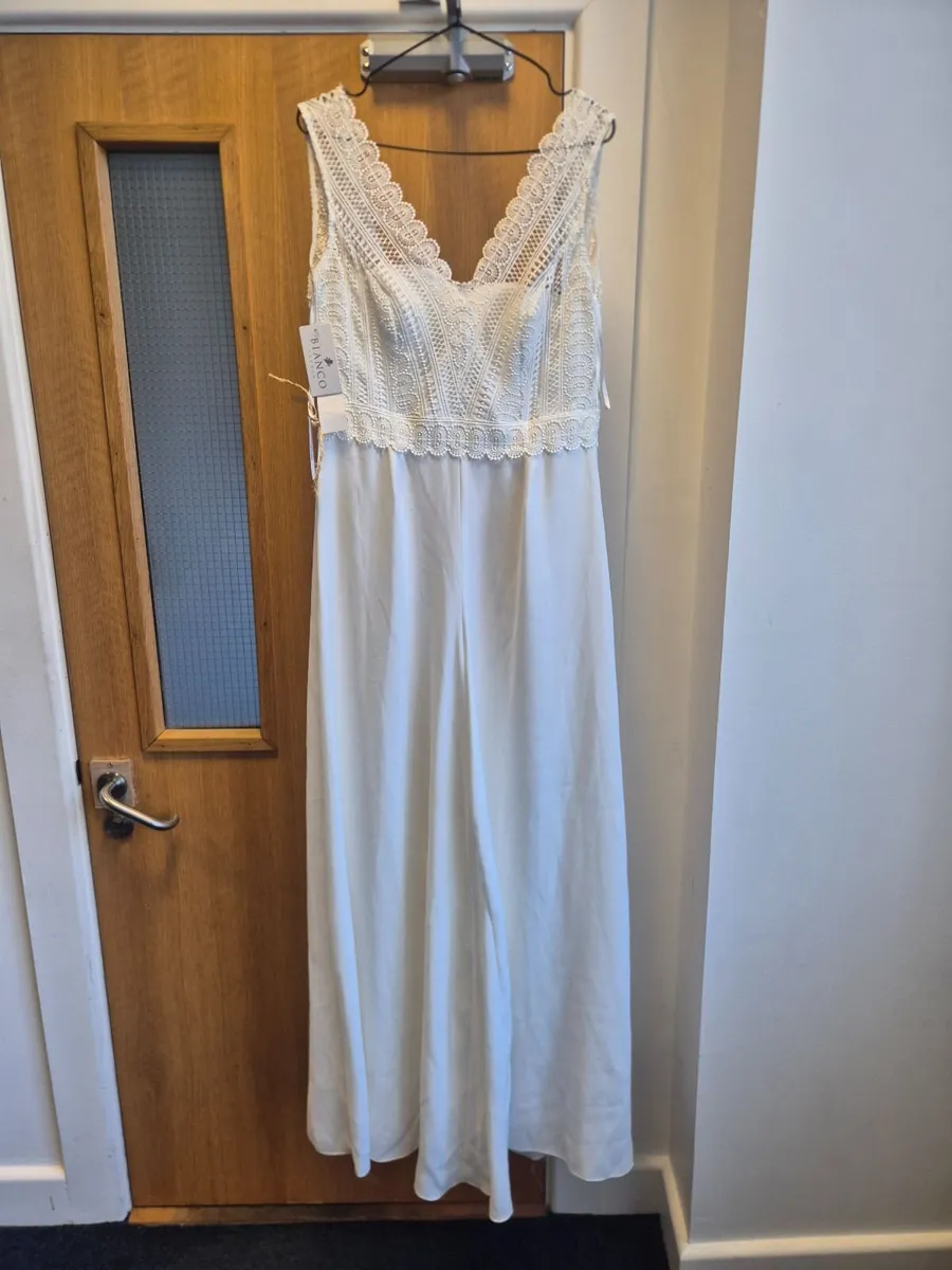 Wedding dress - Image 1