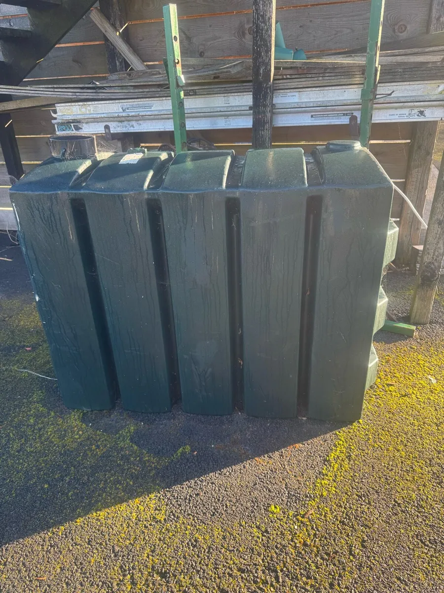 Oil tank - Image 2