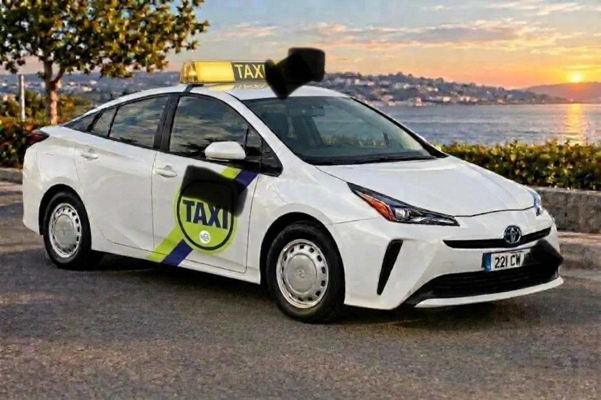 2022 Automatic Toyota Prius Rent in cork