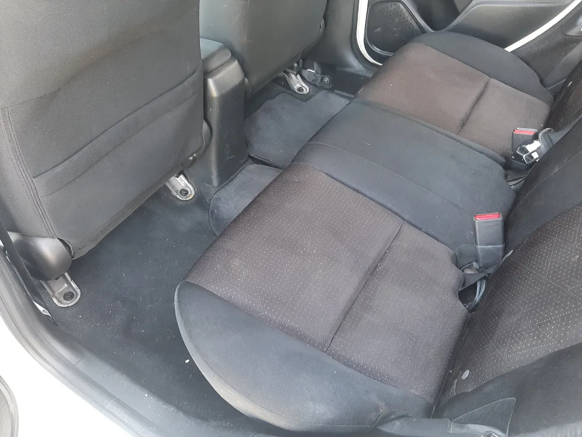 HONDA FIT 1.5  HYBRID AUTOMATIC 2014 - Image 3