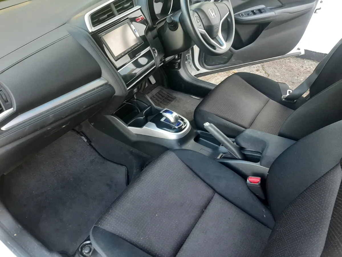 HONDA FIT 1.5  HYBRID AUTOMATIC 2014 - Image 2