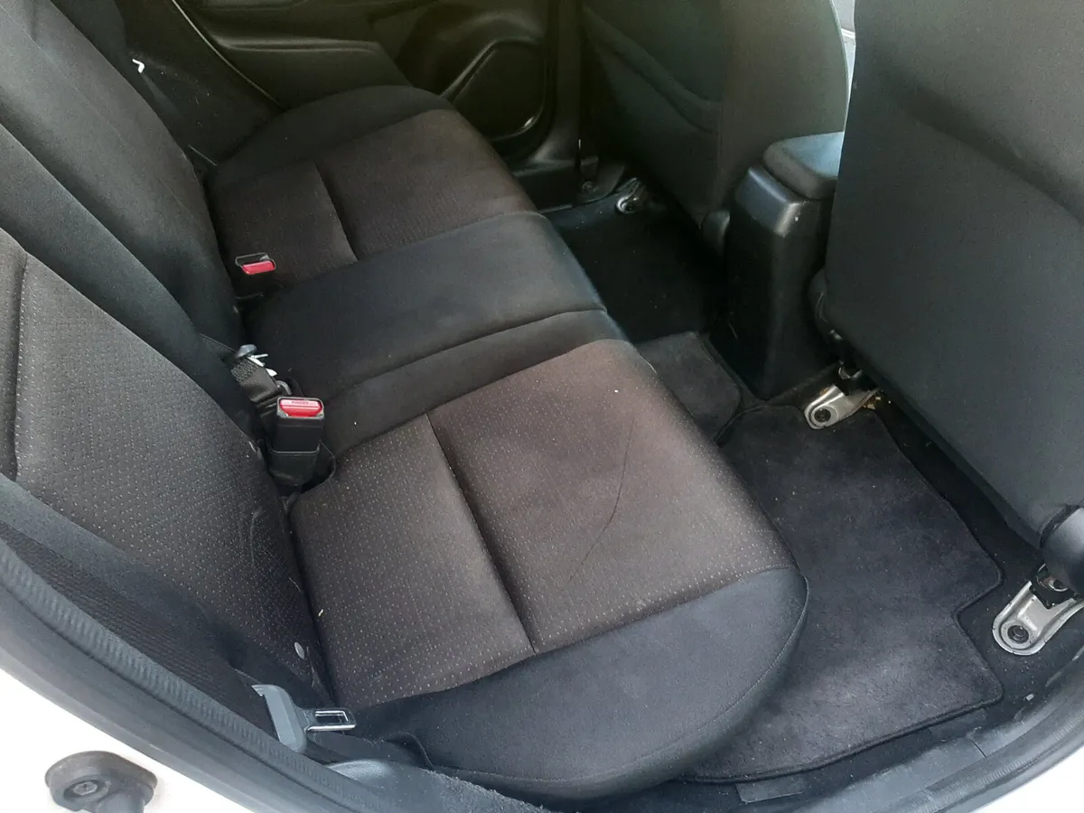 HONDA FIT 1.5  HYBRID AUTOMATIC 2014 - Image 4