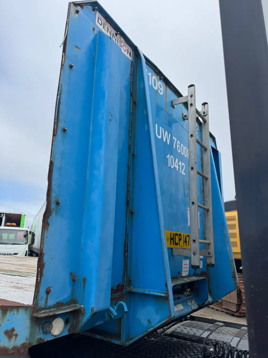 2011 Dennison Flatbed - Image 3