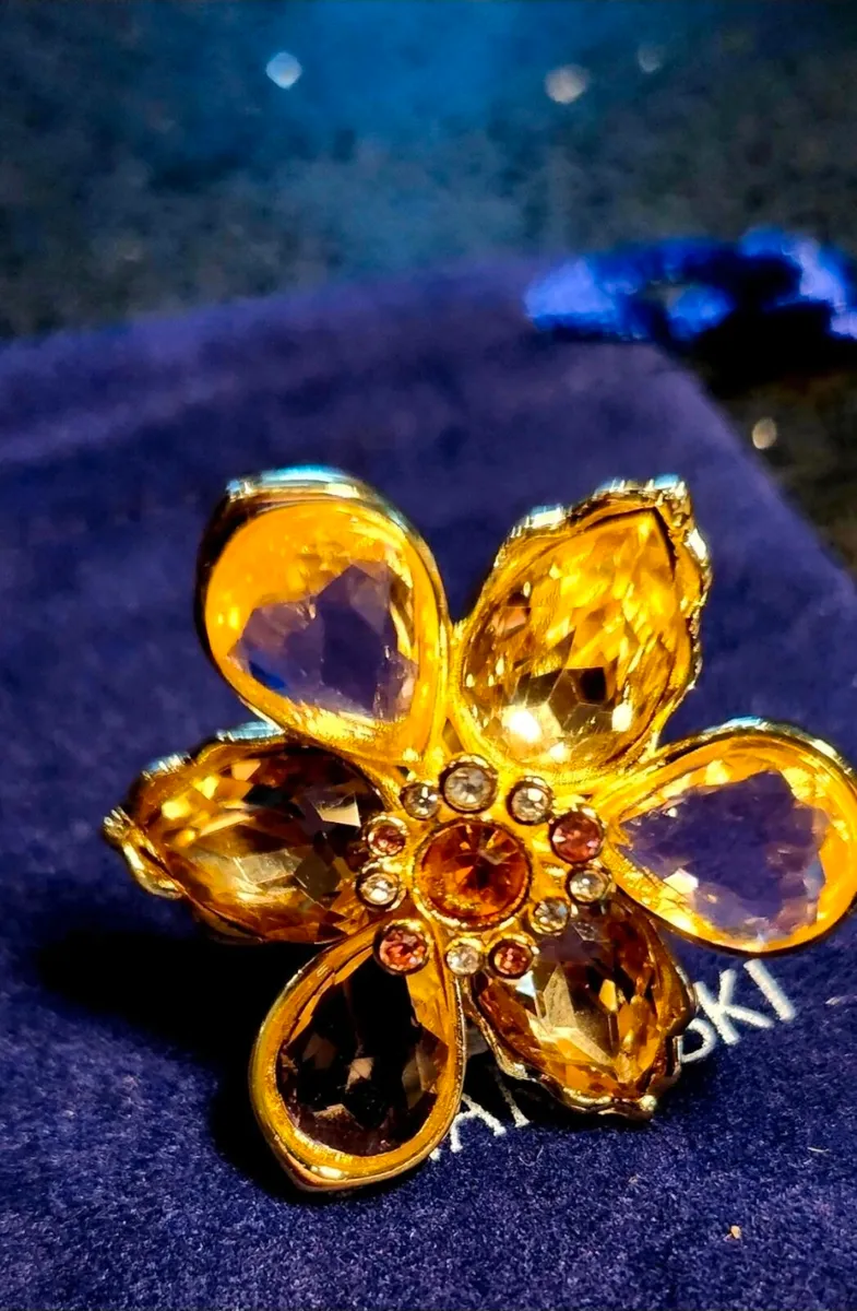 Swarovski flower ring - Image 3