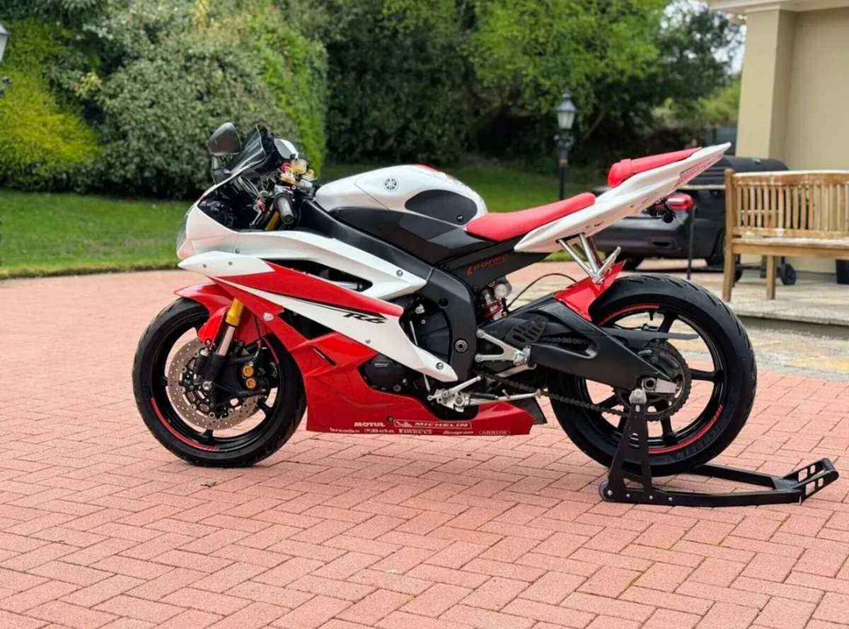 Yamaha R6 - Image 2
