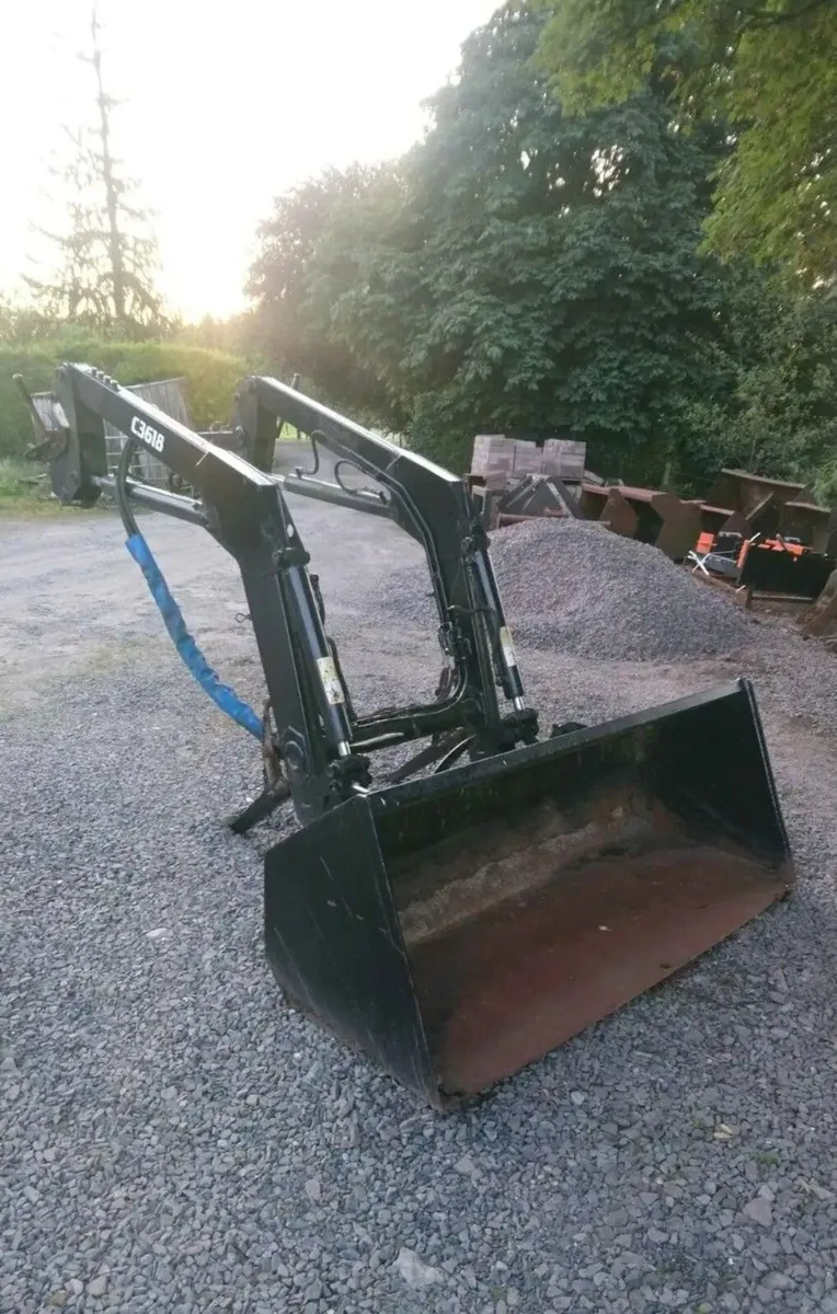 CASE MX FRONT TRACTOR LOADER + BUCKET - Image 2