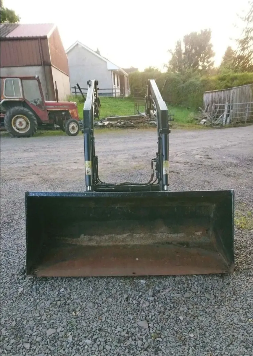CASE MX FRONT TRACTOR LOADER + BUCKET - Image 3