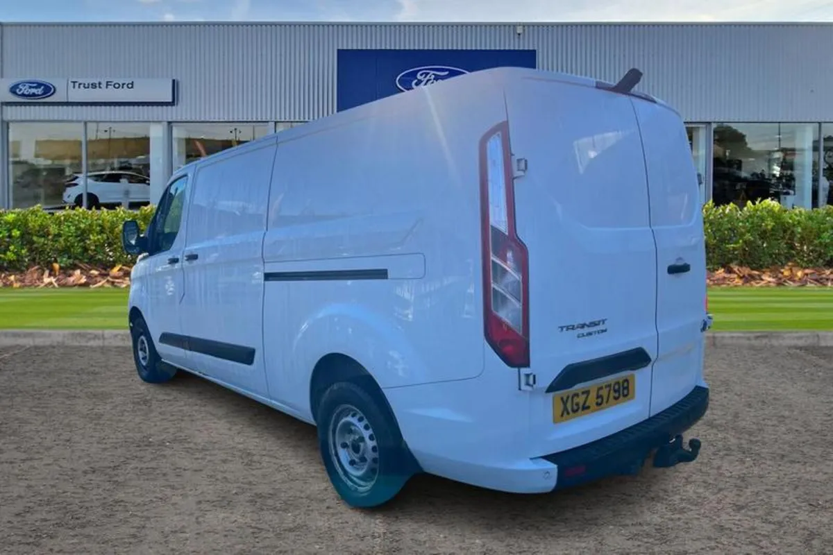 Ford Transit Custom 300 L2  FWD 2.0 EcoBlue 130ps - Image 2