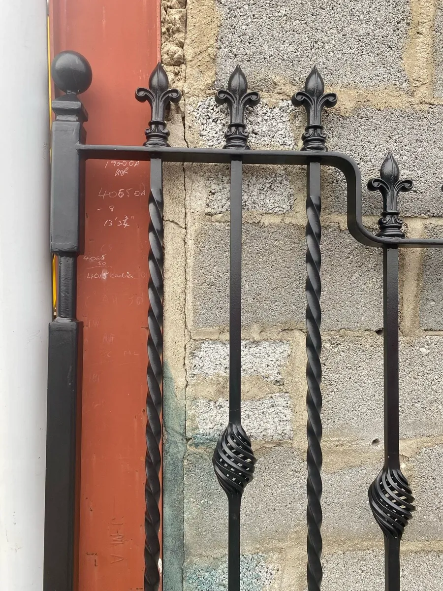 Gates - Image 4