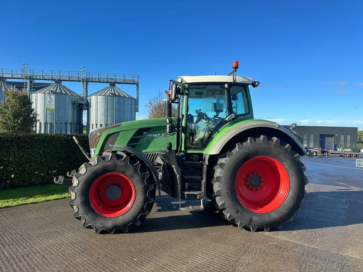Fendt 828 - Image 1