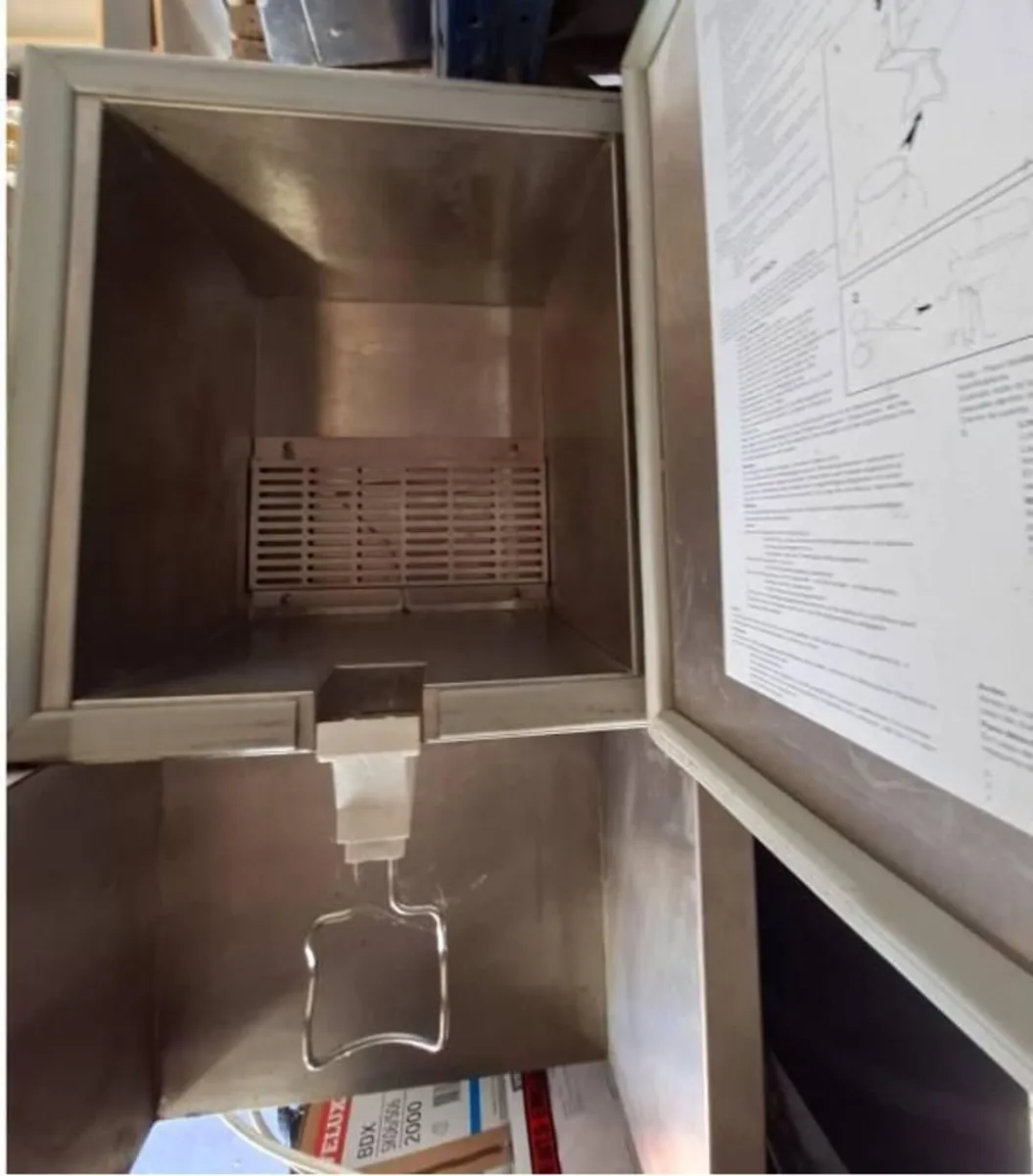Commercial Milk Dispenser - Image 3