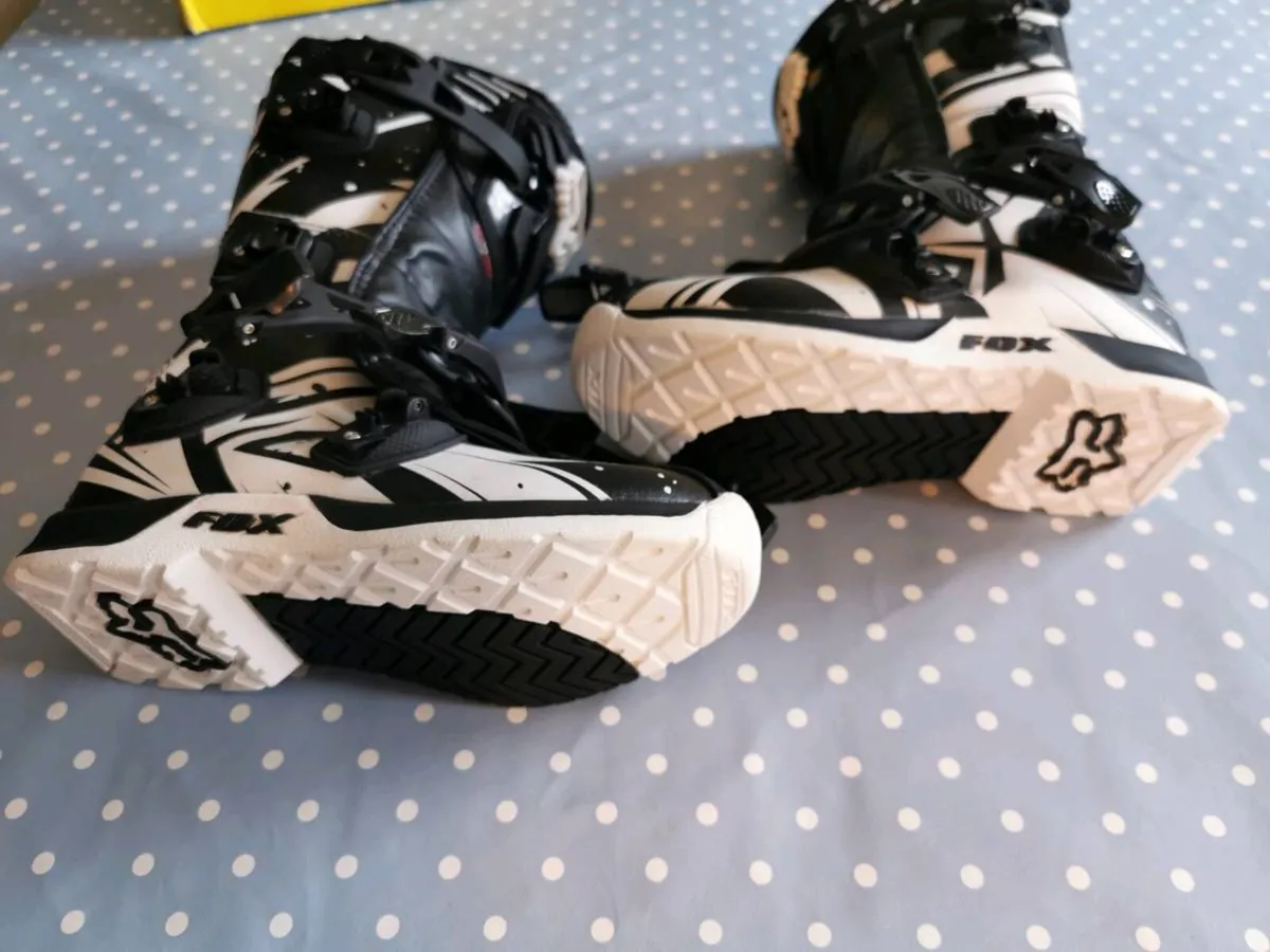 Size 37.5 / UK4 Fox Youth Comp 5 MX boots - Image 4