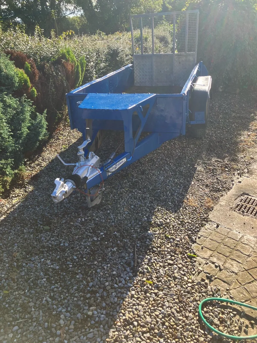 Trailer - Image 1
