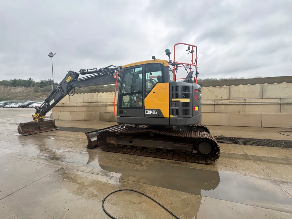 Volvo ECR 145El - Image 3