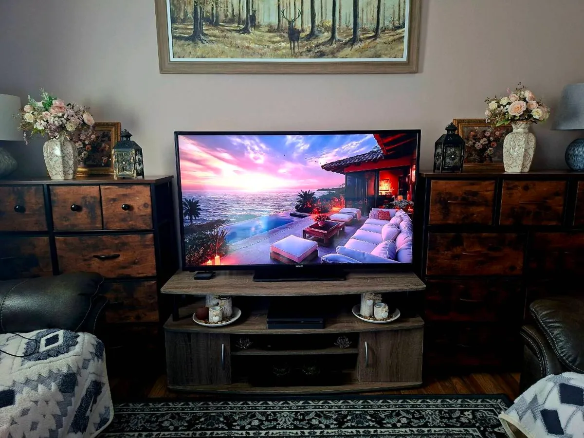 New TV unit & 42 inch TV - Image 1
