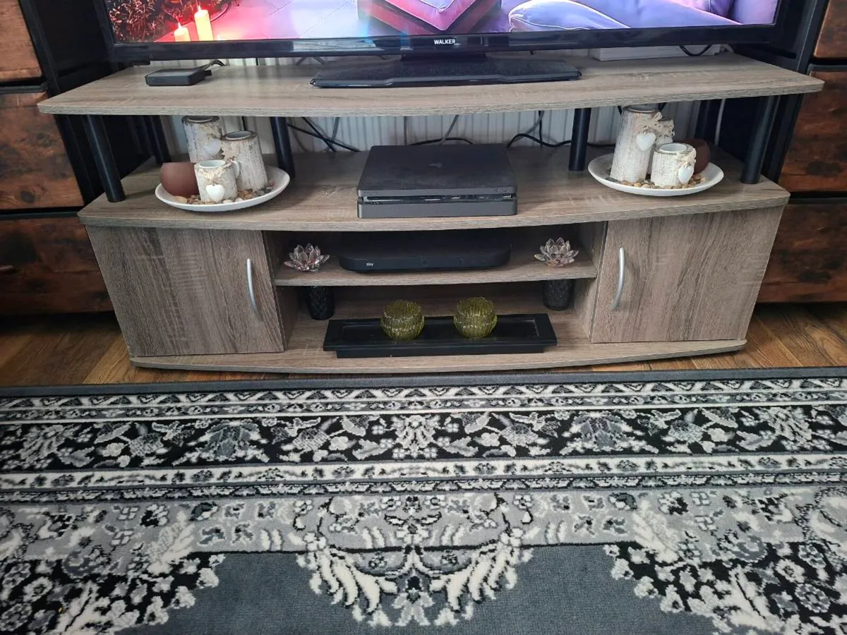 New TV unit & 42 inch TV - Image 3