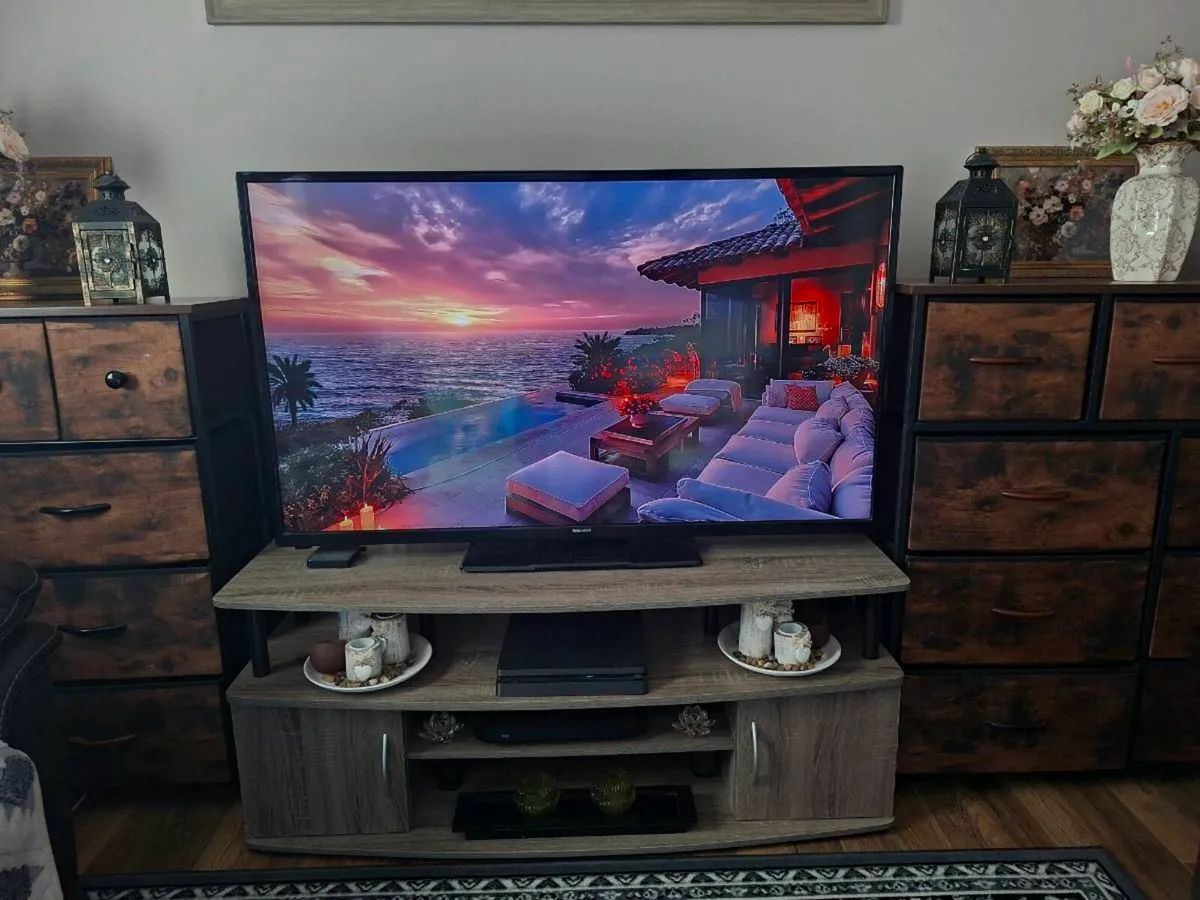 New TV unit & 42 inch TV - Image 4